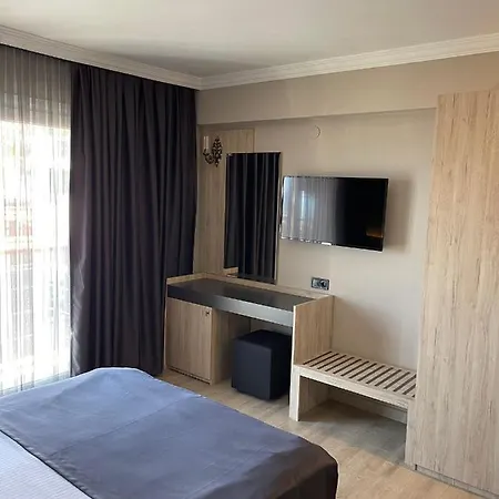 Grand Faik Szálloda 3*