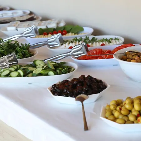 Grand Faik Hotell Çeşme