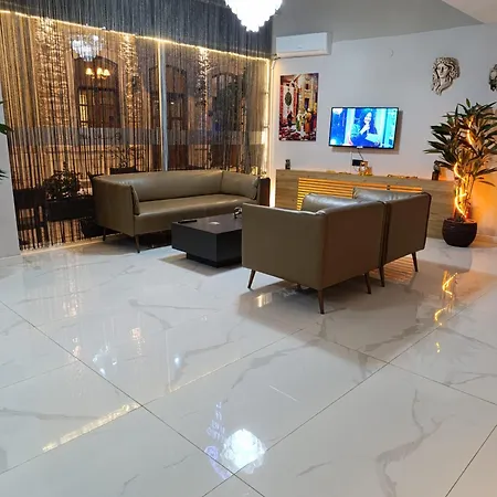 Grand Faik Hotell Çeşme