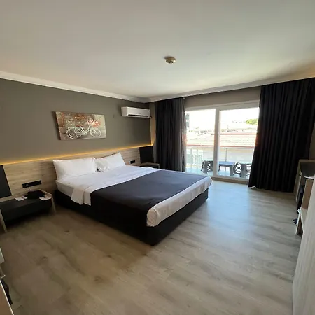 Szálloda Grand Faik