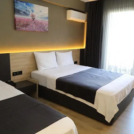 Grand Faik Hotel Çeşme